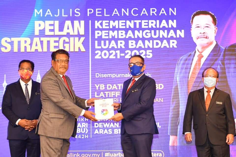 Dr Latiff Lancar Pelan Strategik Kementerian Pembangunan Luar Bandar 2021 2025 The Malaya Post